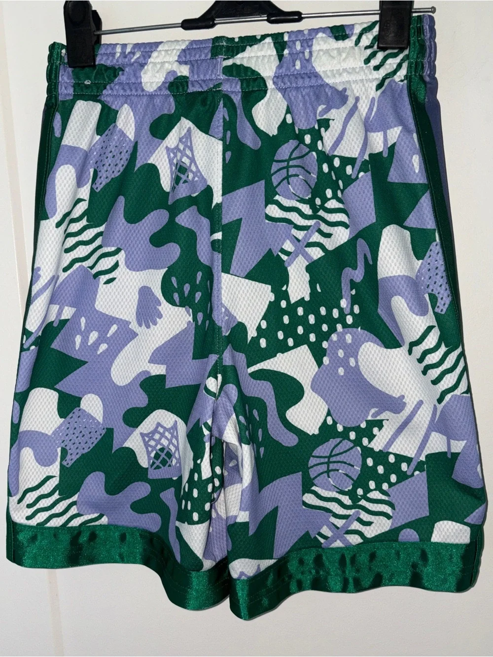 NWOT Nike Dri-fit basketball theme shorts youth L
